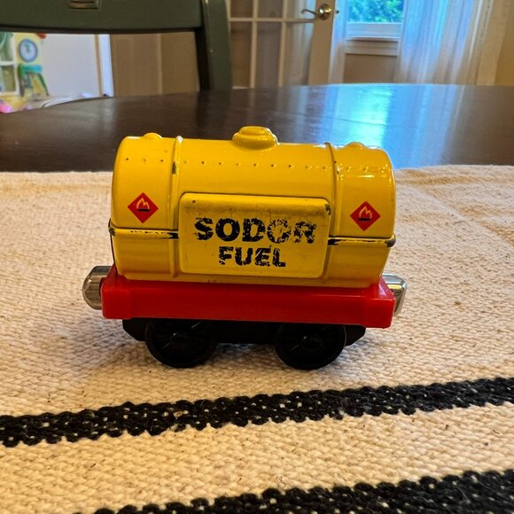 Thomas and Friends Take Along Sodor Fuel Tank Car Dated 2003 - Picture 3 of 6